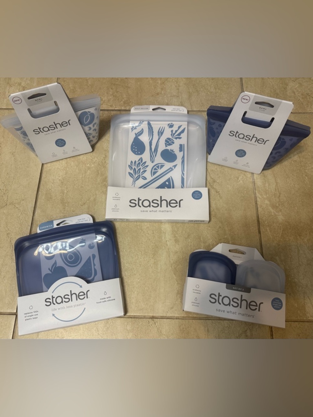 Stasher™ Silicone Reusable Bundle - Picture 3 of 11
